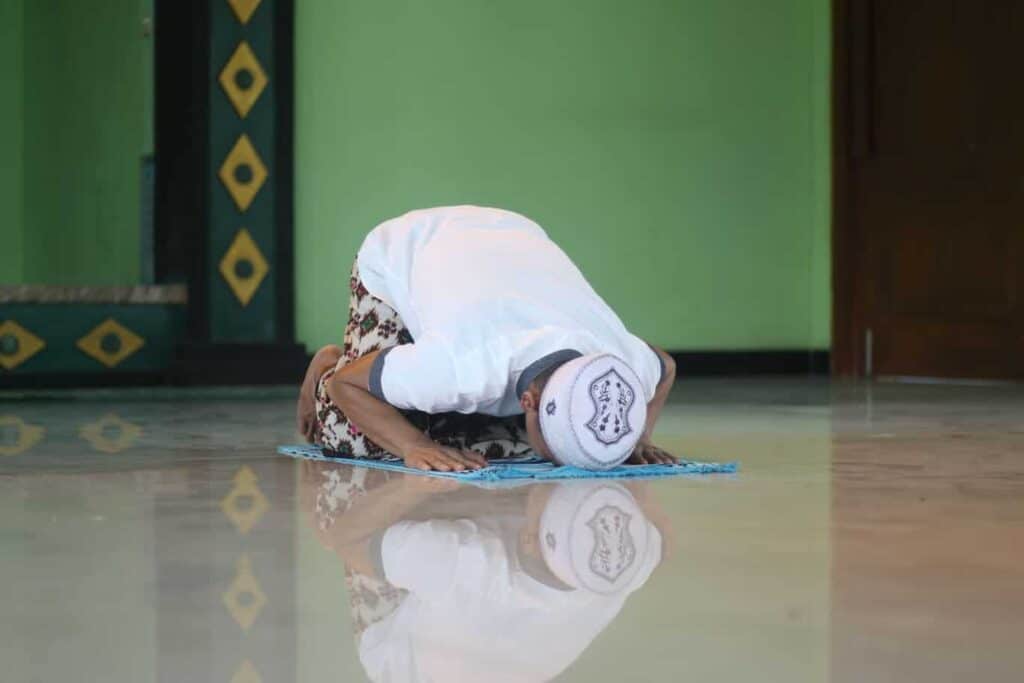 kelebihan duduk di masjid yang ramai tak tahu