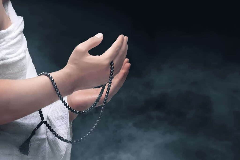 Panduan solat sunat Hajat: Berdoa kepada Allah yang Maha Mendengar