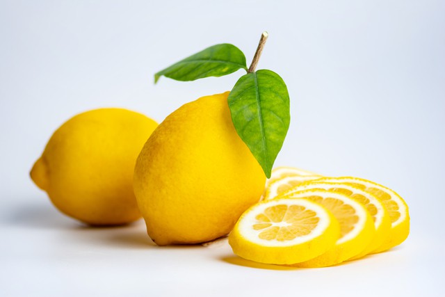 Kelebihan minum air lemon